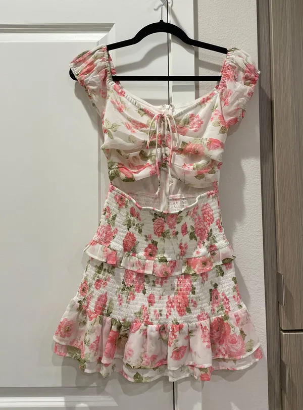 Gorgeous Isabelle’S Cabinet Floral Dress!!! - Image 4