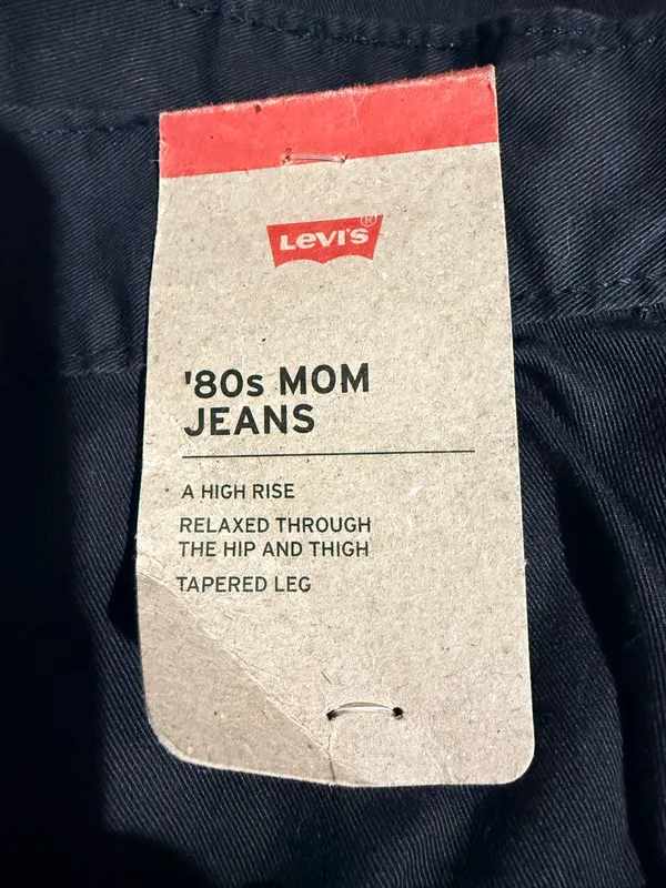 New Women’s Levi’s High Waisted Black Mom Jeans/pants Size 32/30 - Image 5