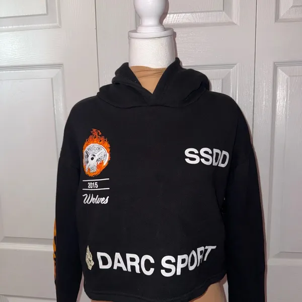 Darc Sport X SSDD Wolves Womens Black Crop Sweatshirt Hoodie‎ Size Medium NWOT - Image 2