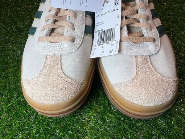 Adidas Gazelle. Women’s 10. Cream and green - Image 4