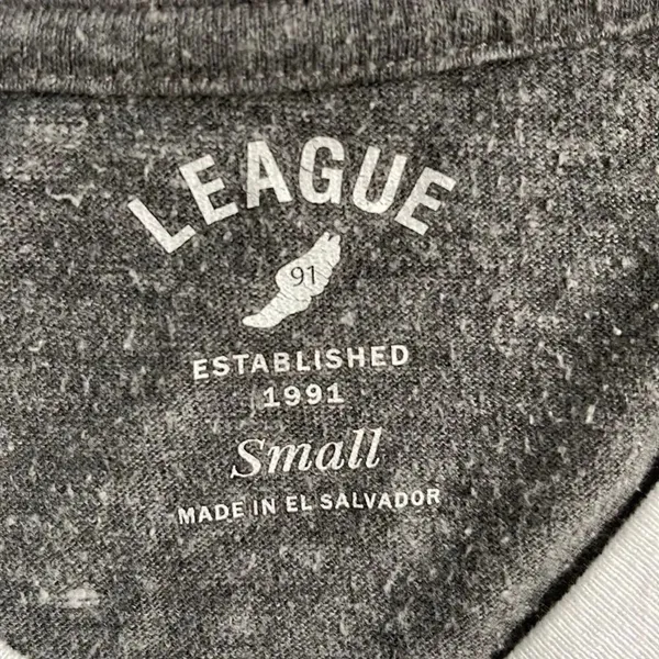 Washington State University League V-neck T-shirt. Size Small. - Image 3