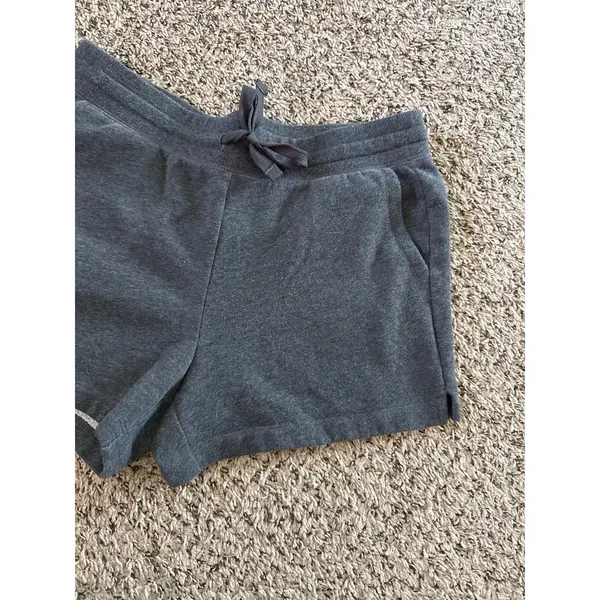 Amazon Essentials Women's Gray Sweat Shorts Size Medium‎ - Image 3