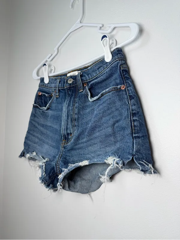 Abercrombie and Fitch The Mom Short High Rise Curve Love Denim Shorts Size 0 - Image 3