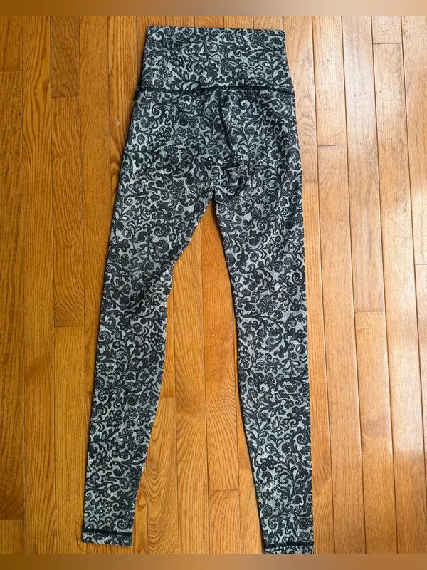 Lululemon Wunder Under Pant (Hi-Rise) Mini Cinder Lace White Black Size 4 - Image 4