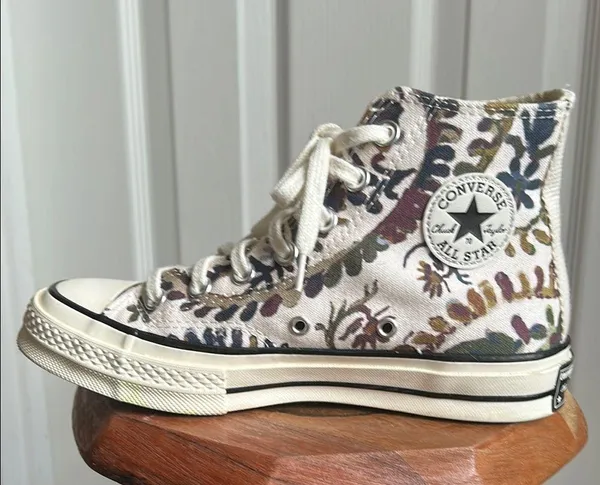 Converse Chucks Size 6 women’s US Stylish Floral High-Top Sneakers - Image 6