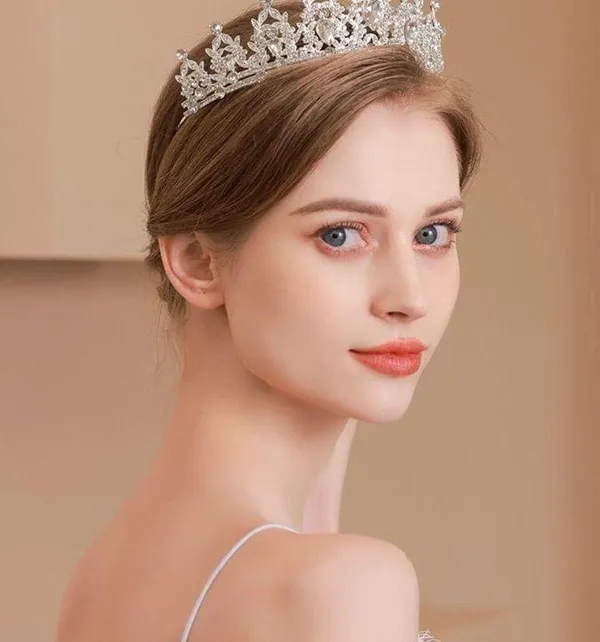 Kamirola Royal Crystal Tiara for Queens and Princesses, Bridal Crown - Image 3