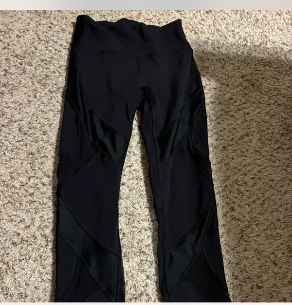 Lululemon black mesh leggings - Image 6
