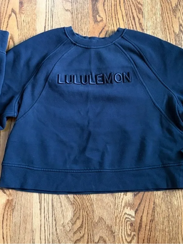 Lululemon Scuba Oversized Pullover Wordmark Black Crewneck Sweatshirt XS/S - Image 4