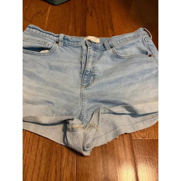 Universal Thread Denim 90s Cutoff Shorts‎ Light Wash High Rise Raw Hem Size 12/R - Image 3