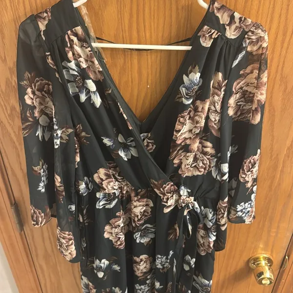 Bailey blue dark green floral dress in size large - Image 3