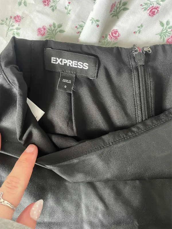 Express black mini skirt  - Image 2