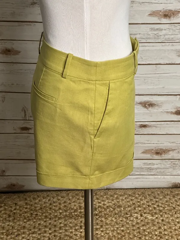 Ann Taylor chartreuse cotton linen tailored cuffed chino shorts Size 10 - Image 2