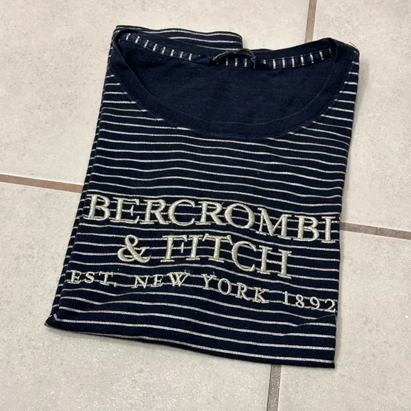 Abercrombie & Fitch Women Navy Blue‎ Crew Neck stripe T-Shirt size XS - Image 3