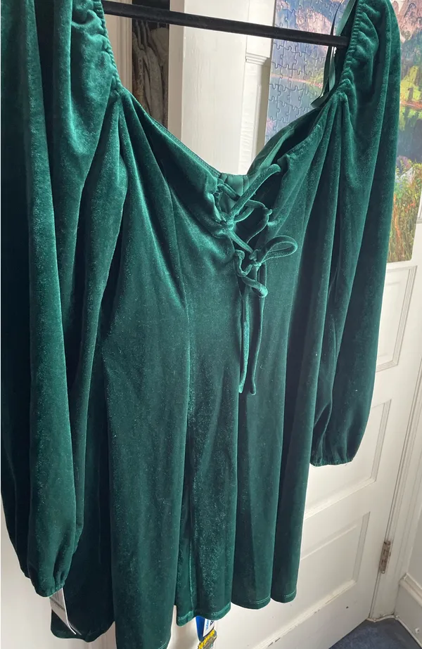 velvet green long sleeve dress - Image 2