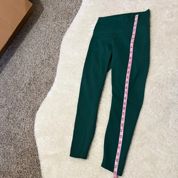 Fabletics small green define powerhold high waisted 7/8 leggings - Image 4