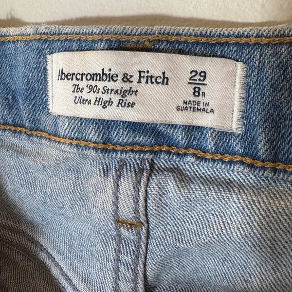 Abercrombie & Fitch '90s Straight Ultra High Rise‎ Jeans Size 29R Light Wash - Image 7