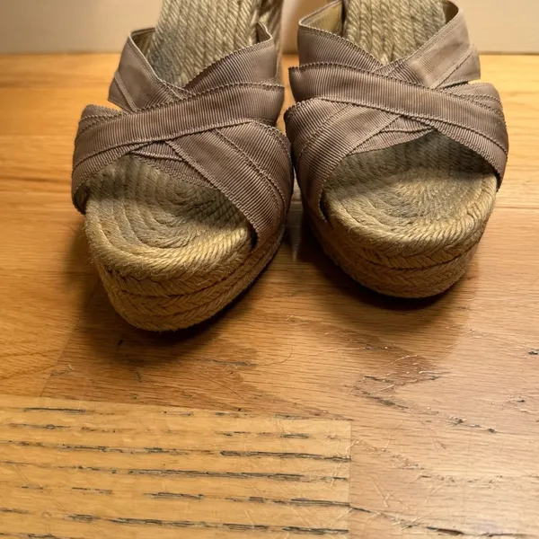 CHRISTIAN‎ LOUBOUTIN Wedge Strappy Summer Sandals Tan size 40 - Image 7