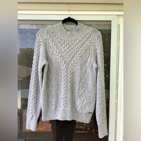 Abercrombie Nice crewneck sweater LIKE NEW💙 - Image 2