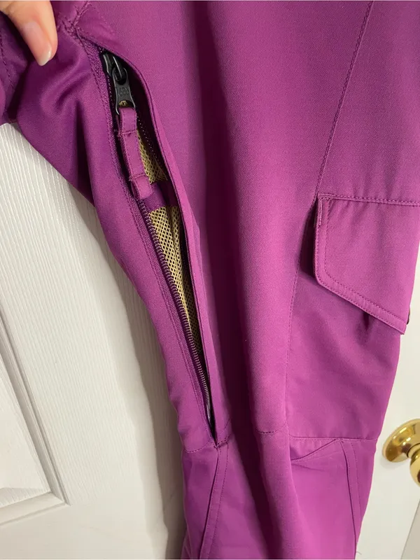 686 Women's Purple Cargo Insulated Snow Pants Size Medium ski gorpcore - Image 9