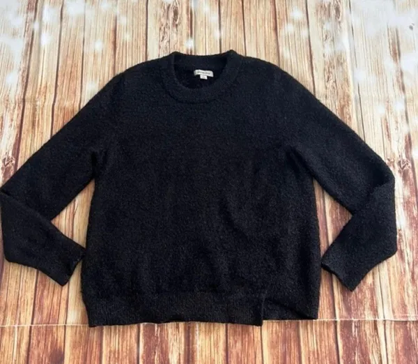 Calvin Klein Jeans Women’s Crew Neck Furry Pullover Sweater Black Size Large - Image 3