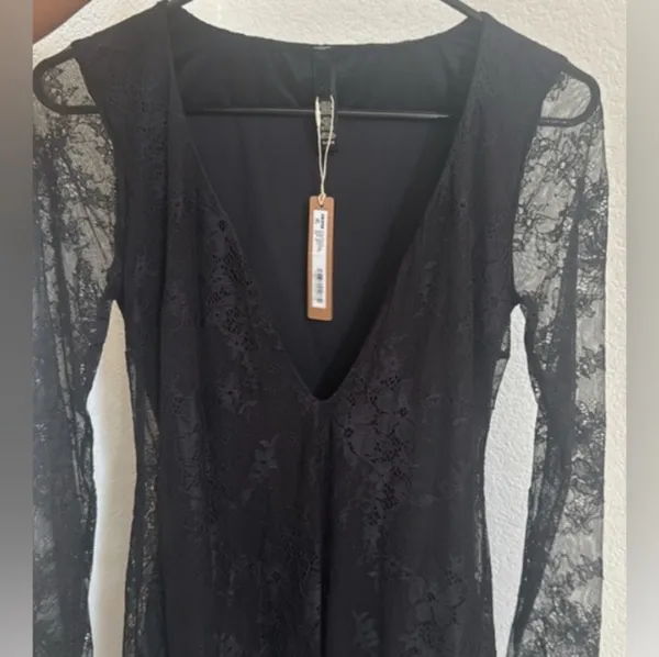 SKIMS Ultra Fine Lace Plunge Long Dress S - Image 7