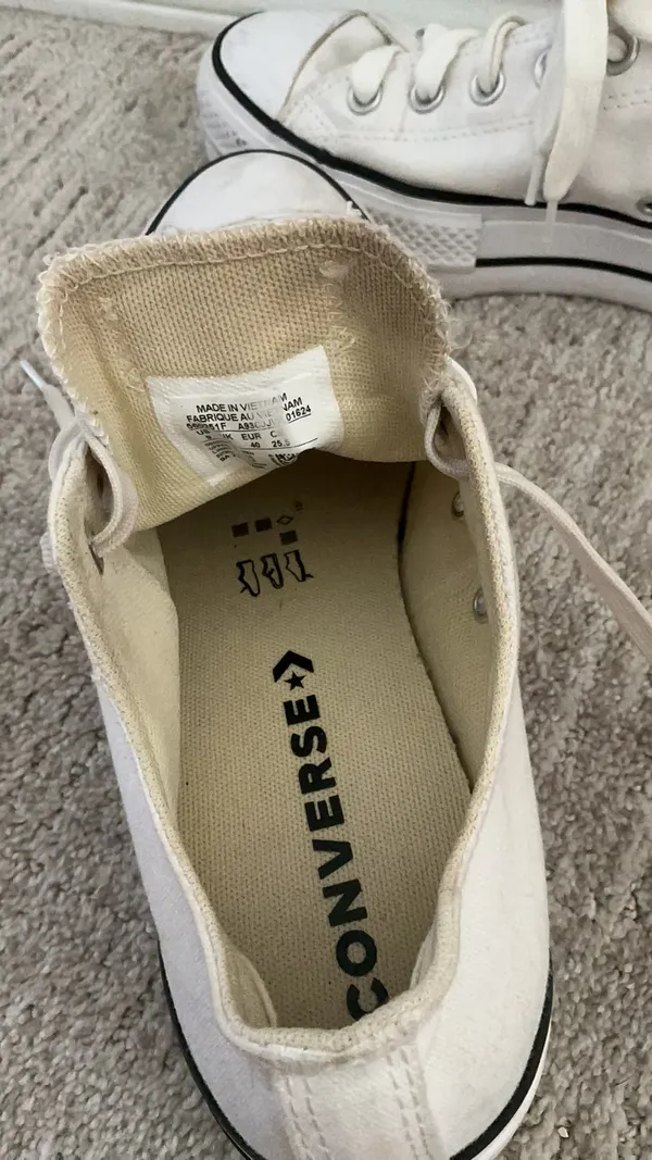 Women’s Converse - Image 4