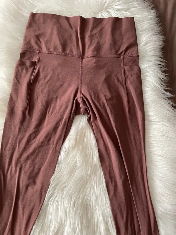 Athleta Women's Brown Athletic Leggings with Pockets - Image 7