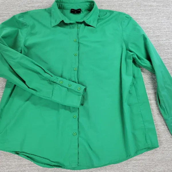 White Fox Short 2 Piece Set Womens S/M Green Button Up Oversized Top Pull On - Image 5