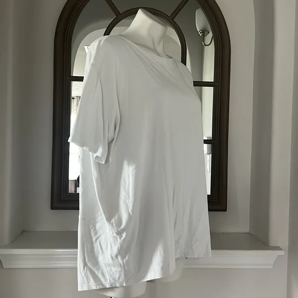 Lululemon White Oversized Top, Size 12 EXCELLENT! - Image 3