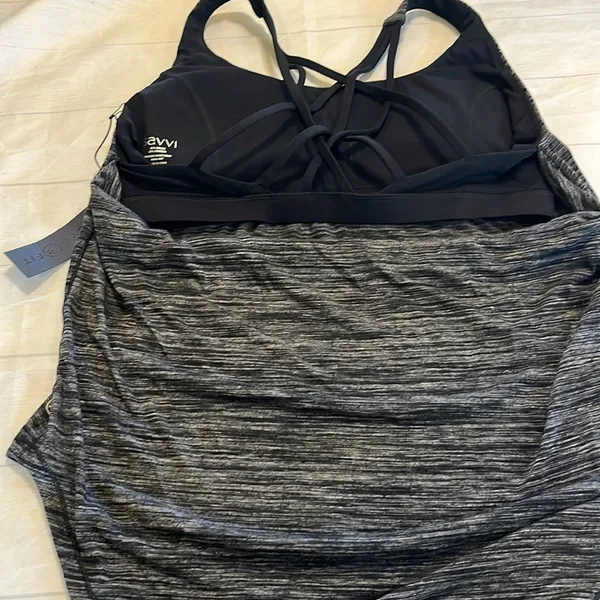 Athletic Tank with built in bra Savvi Black Size L - Image 5
