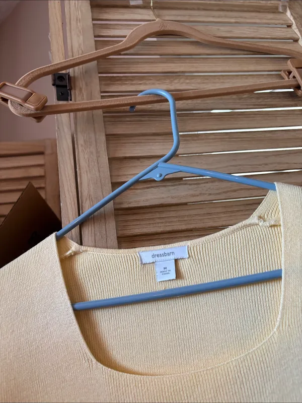 dressbarn Light Yellow Knit Top Medium - Image 2