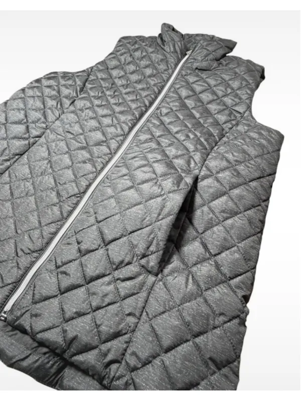 Women's Banana Republic Quilted Puffer Vest Grey Size L NWT - Image 2