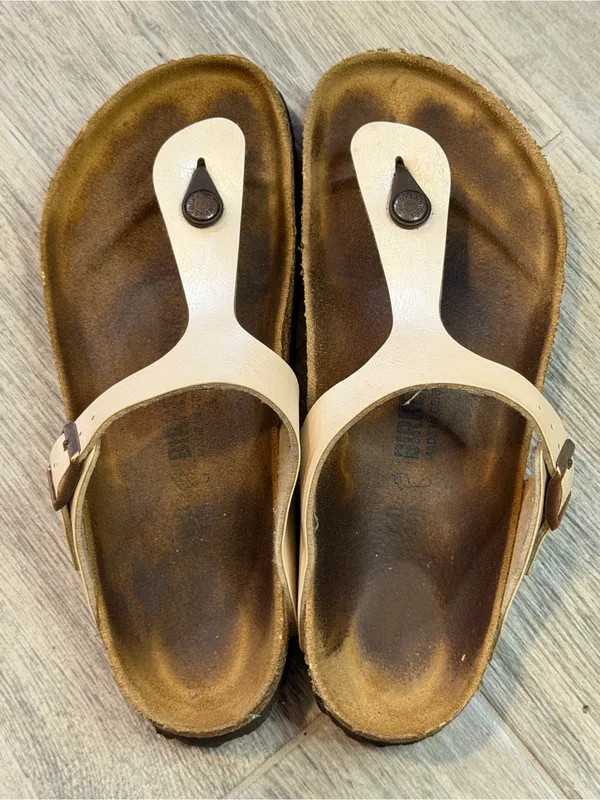 Birkenstock Women's Gizeh Light Gold Cork Sandals Size 40 US 9.5 Casual Summer - Image 4