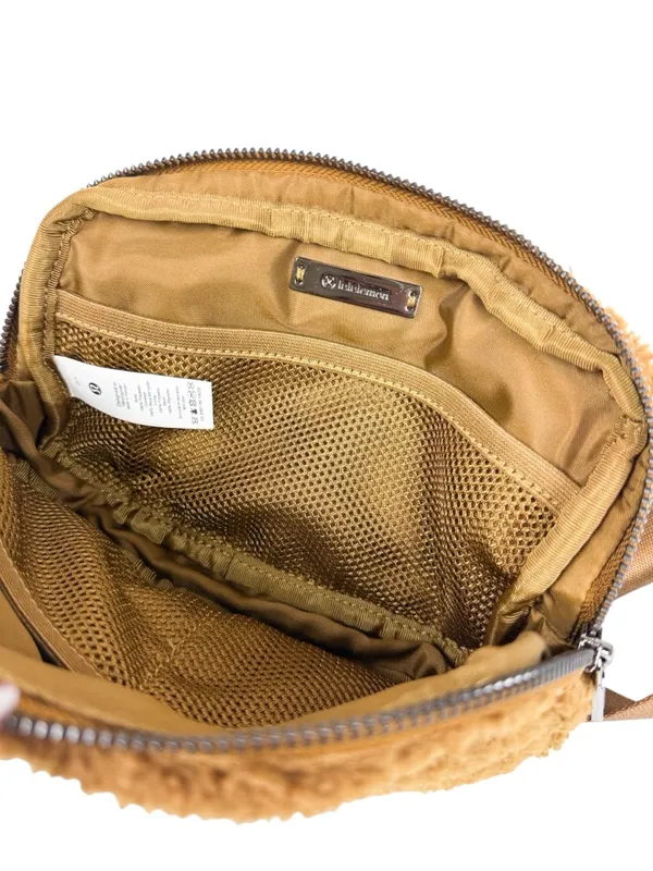 Lululemon Everywhere Belt Bag‎ 1L Fleece Burnt Caramel Sherpa - Image 8