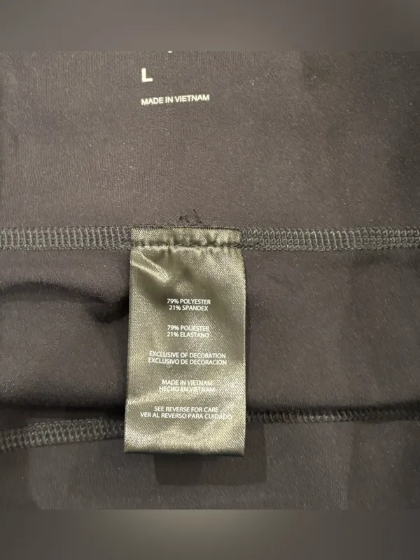 NWOT GapFit Women's Cropped Legging Black Size L - Image 4