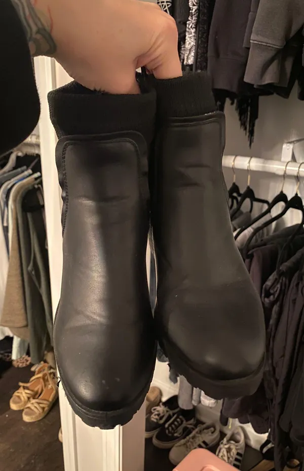 Black Boots Size 8 - Image 2