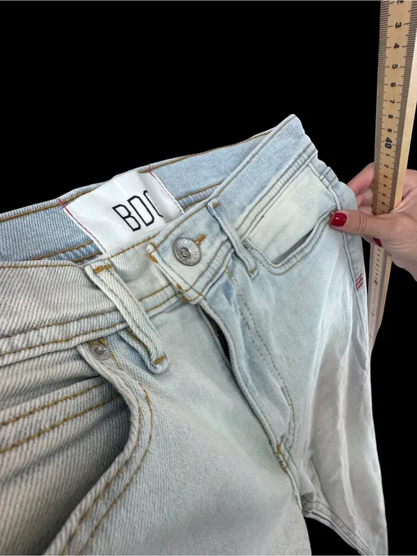 BDG Light Blue Straight-Leg Women’s Jeans - Image 5