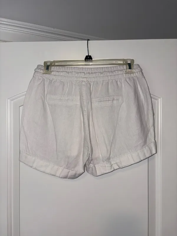 Old Navy White Linen Shorts - Image 2