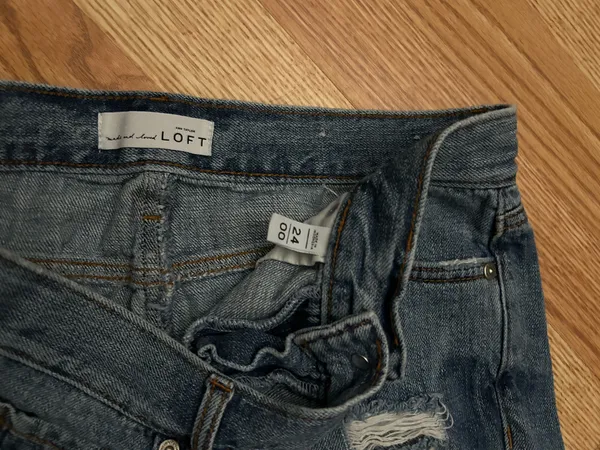 Loft low rise Jean shorts - Image 3
