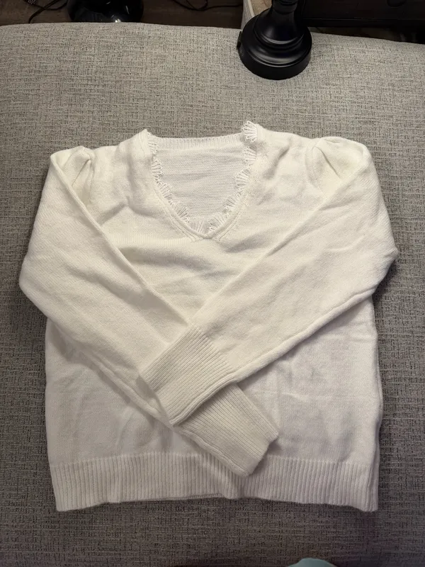 Boutique white sweater - Image 3
