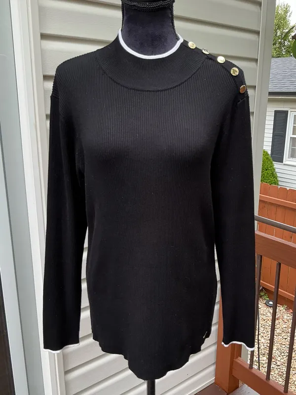 Calvin Klein Ribbed Button-Shoulder Women's Sweater🖤 - Image 3