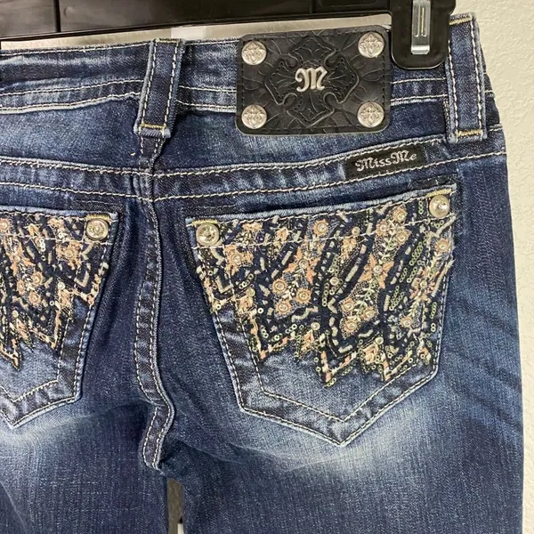 Miss Me Jeans‎ Women's Size 26 Signature boot cut Denim Embellished Pockets - Image 11