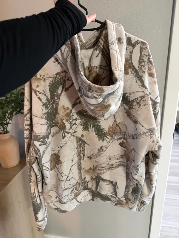 Hollister Camo Hoodie - Image 2