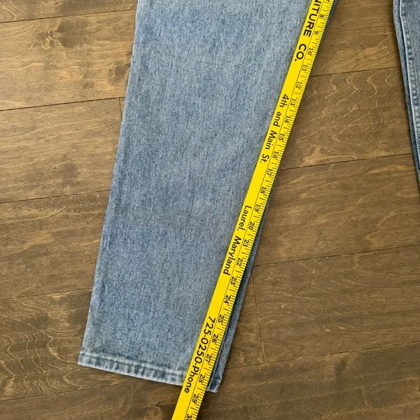 Vintage 90’s Hi-Waist Light Wash Mom Jeans - Image 5
