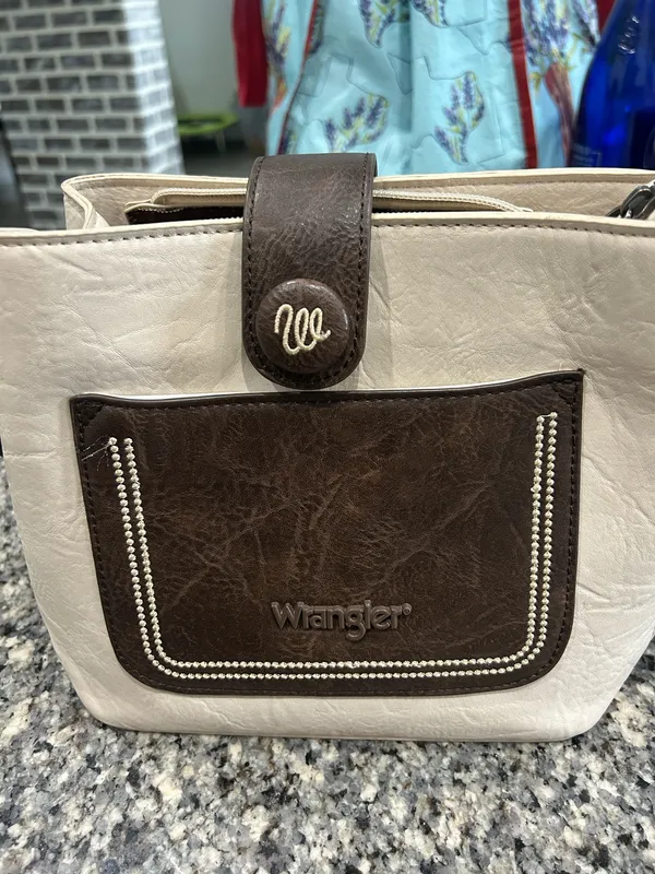 Wrangler Leather Cream and Dark Brown Two-Tone Crossbody Bag - Image 2