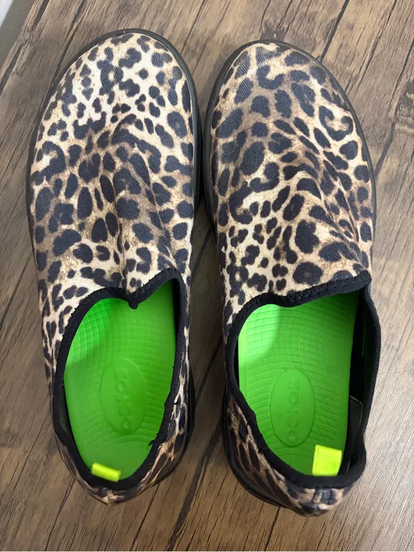Oofos OOmg eeZee Women’s Size 9 EU 40 Shoes Cheetah Black Sole Recovery Sneaker - Image 4