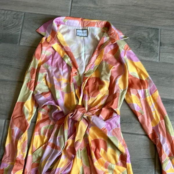 Runaway dress Size 4 - Image 2