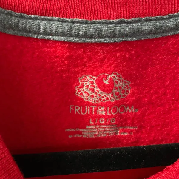 Unique Taylor Swift and Travis Kelce Handmade Sweatshirt L Heart Hands Chiefs - Image 3