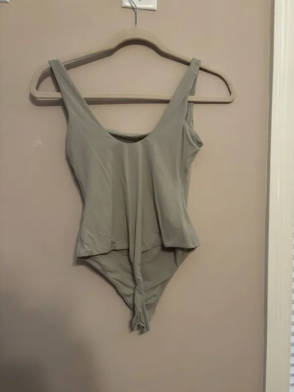 SKIMS Bodysuit - Image 3