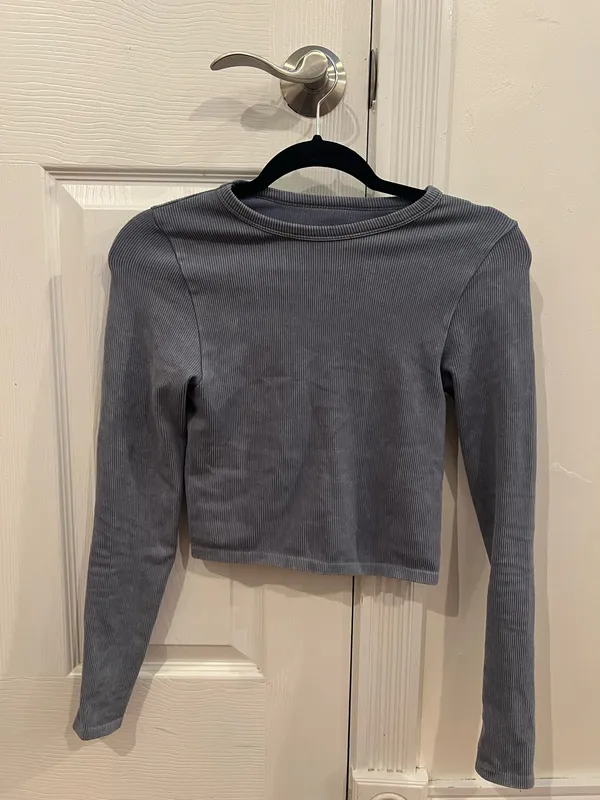 Slim Fit Long-Sleeve Crewneck active wear Top - Image 4